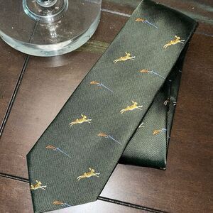David Van Hagen London England import Green 100% silk neck tie rabbit shotgun